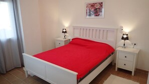 Schlafzimmer 1