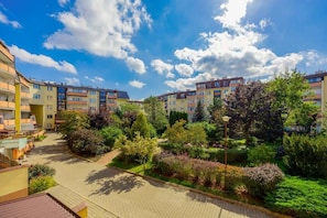 The view from the property overlooks the beautiful green surroundings.