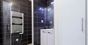 Salle d'eau avec wc