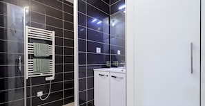 Salle d'eau avec wc