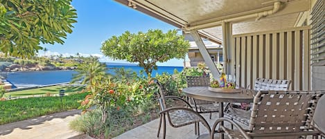 Oceanview lanai dining at Kahana Sunset B4B – perfect for al fresco island meals.