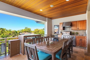Enjoy meals on the lanai