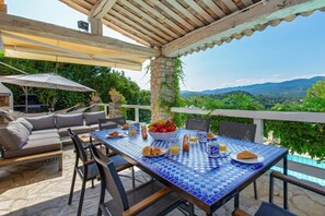 Villa Emeraude image