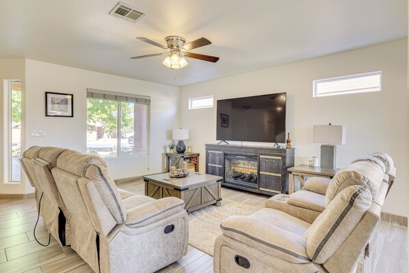 Las Cruces Vacation Rental | 4BR | 3BA | 2,920 Sq Ft | Step-Free Entry