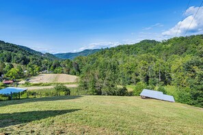 Surrounding Area | Mountain Views