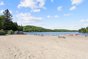 Grande plage à 2 min à pieds du chalet