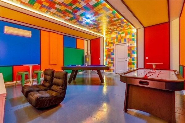 Spielezimmer