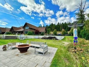 Outdoor Firepit Area