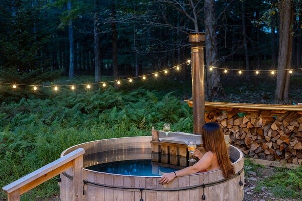 Outdoor spa tub