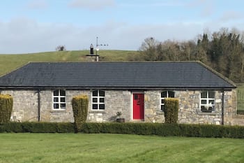 Traditional stone cottage on the river in charming Cashel, Tipperary