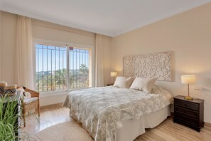 Spacious Room with Double Bed and Sea View