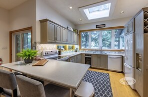 Kitchen &amp; Bar Seating