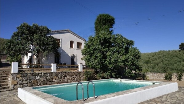 Cortijo los Duranes Montefrío by Ruralidays