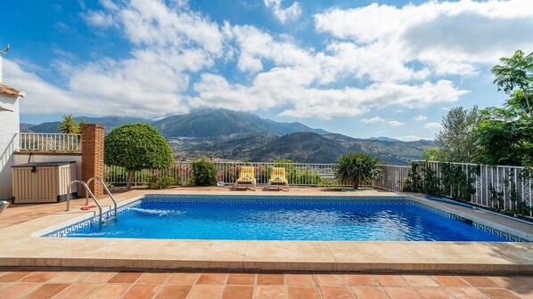 Villa Rosana Viñuela by Ruralidays