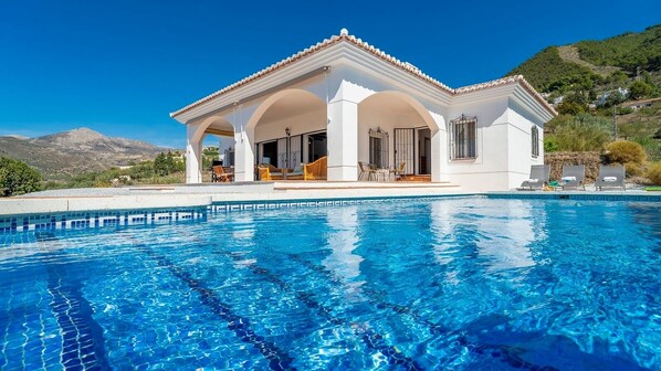 Casa Hyam Alcaucín by Ruralidays