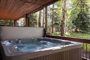 Bain à remous extérieur
