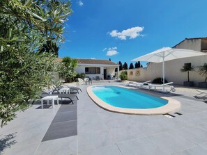 Außenseite Ferienhaus [Sommer]