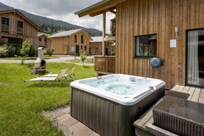 Stugans exteriör [sommar]