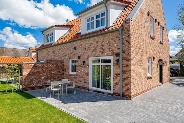 Terrasse und Garten