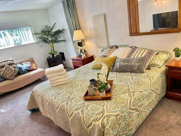 Room 1 - 14 inch king size bed 1
