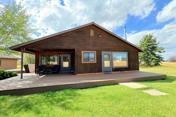 Call this charming cabin home for your next Teton adventure!