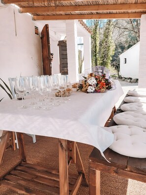 Outdoor dining