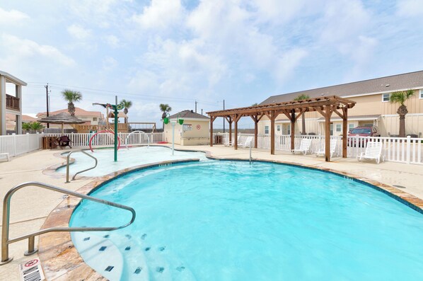 Step into your own white oasis with a sparkling pool, minimalist design, and serene vibes—perfect for relaxation or fun in the sun. ☀️💦