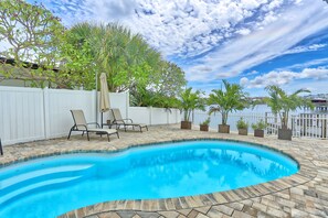 Shared Pool and Deck Area