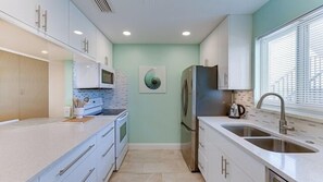 Kitchen - Fully equipped kitchen
