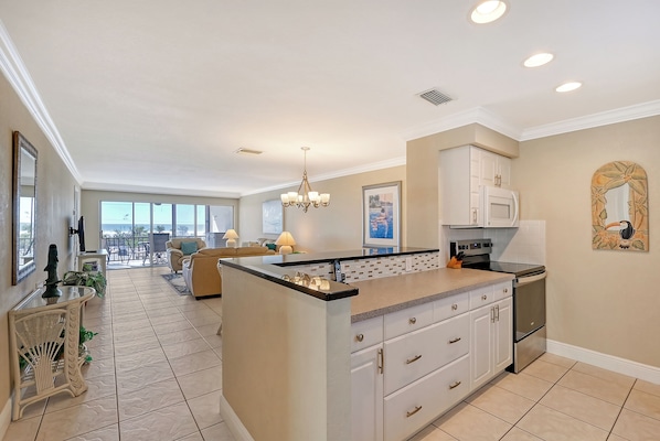 Look Through - Gulf and Siesta Key Beach views throughout.