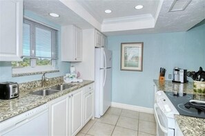 Kitchen Area - Fully equipped kitchen