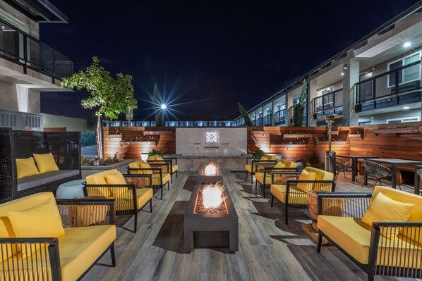 Courtyard with multiple fire pits