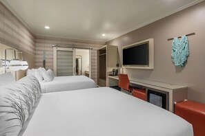 Unit with 2 Queen size beds