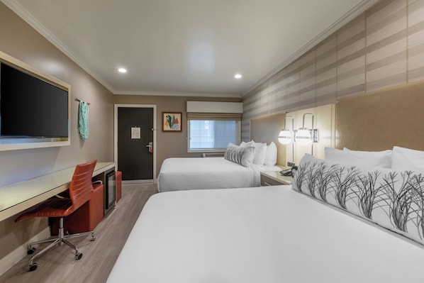 Amazing unit with 2 Queen size beds for up to 4 guests. Exact unit will be assigned upon arrival. Views, colors and decor may vary.
