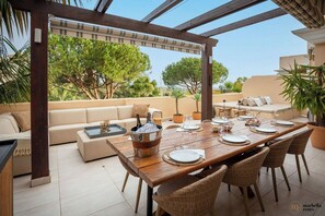 Large terrace with seaview.