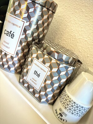 Bathroom amenities