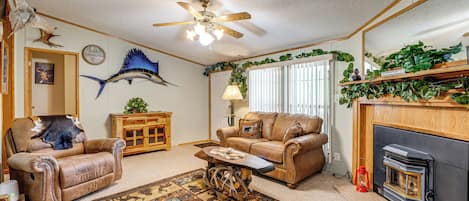 Cotopaxi Vacation Rental | 3BR | 2BA | 1,090 Sq Ft | 5 Steps Required to Enter