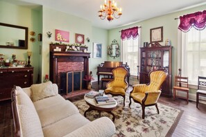 Furniture, Indoors, Living Room, Room, Home Decor