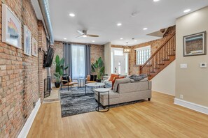 Indoors, Architecture, Building, Furniture, Living Room