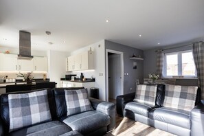 Living Room / Lounge