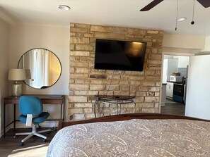 King Bedroom w TV