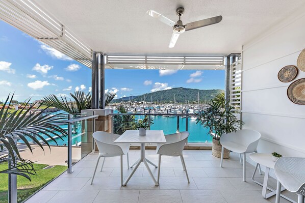 Balcony / Marina view (1)