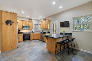 Fully Stocked Kitchen w/Bar Seating