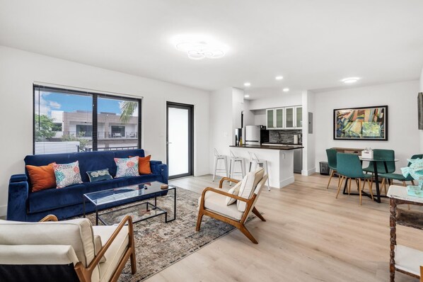 Comfort and Convenience 2/1 Rent (7260)