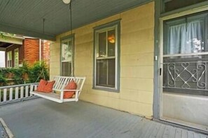 porch swing
