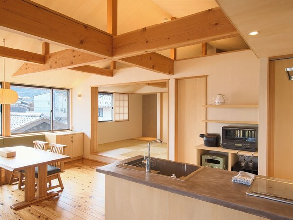 Living/dining room