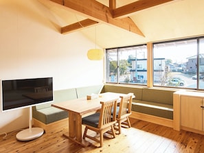 Living/dining room