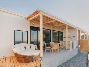 ・[Canggu] A balcony where you can relax on a large sofa