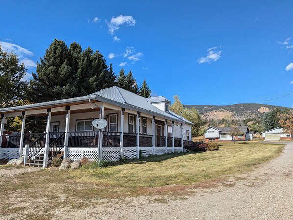 Exterior 2 - Parch