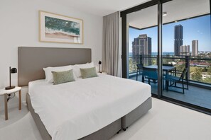 Drop me a message to find out all the best things to do in Broadbeach during the day, then come home to the ultimate comfort of a king sized bed at night